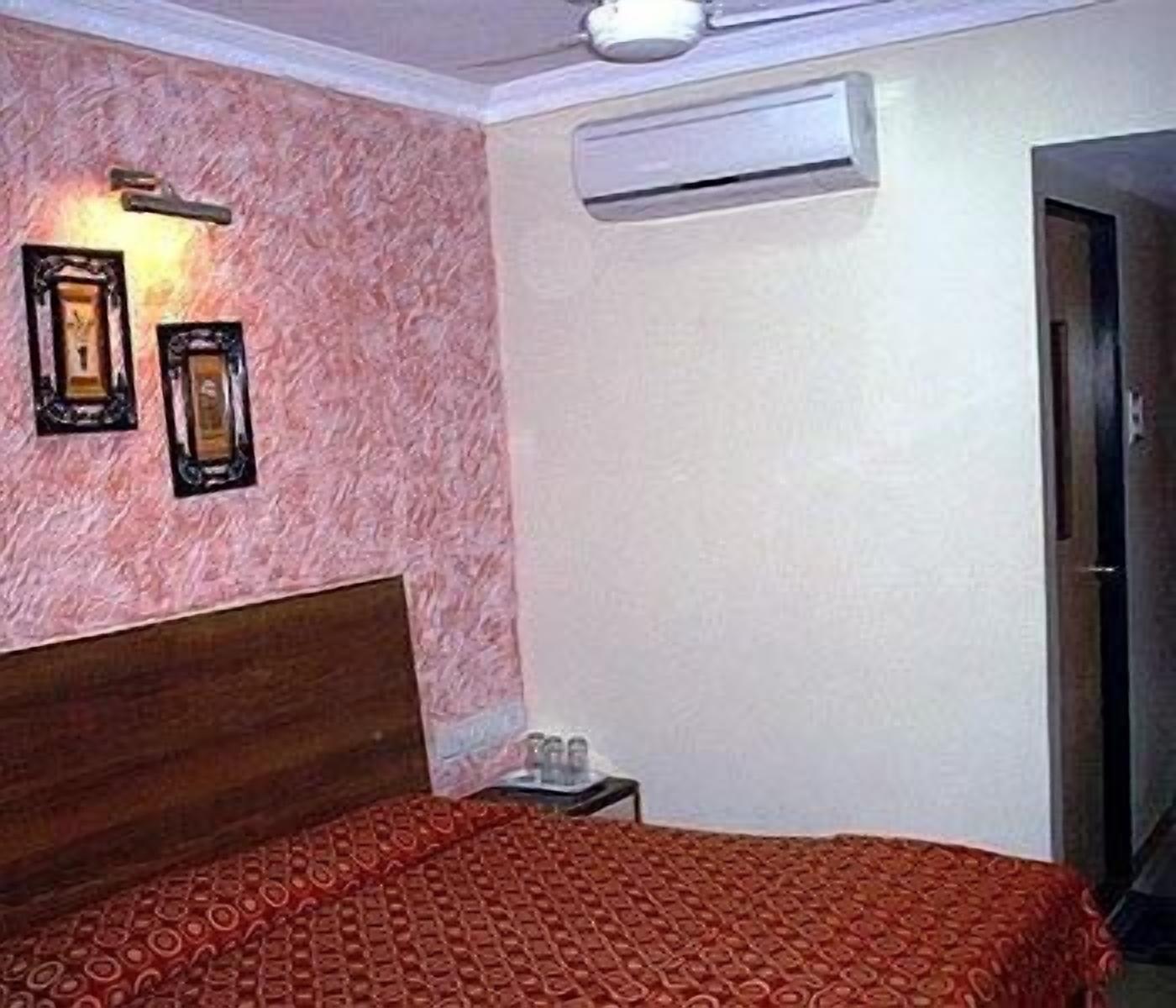 Hotel Unicontinental Mumbai Exterior foto